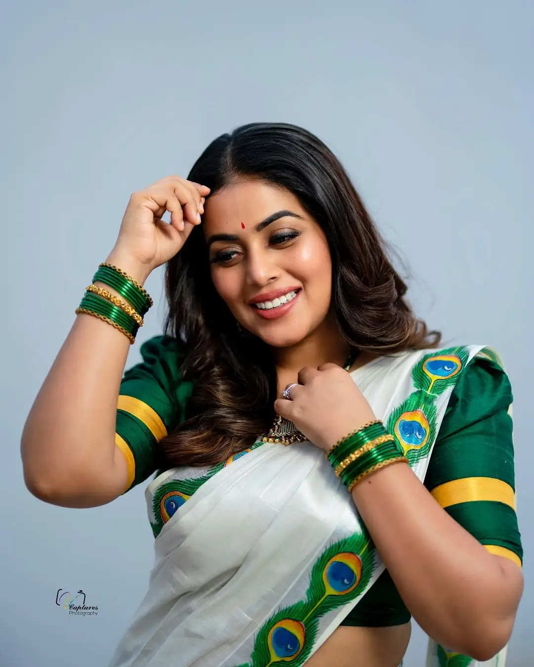Malayalam Girl Shamna Kasim In Beautiful Jewellery Green Border Saree